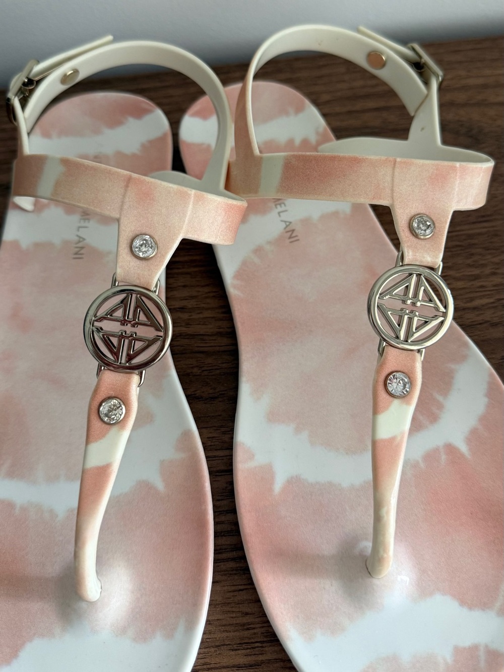 Antonio Melani Pink Tie-Dye T-Strap Sandals Size 7 - Picture 3 of 7